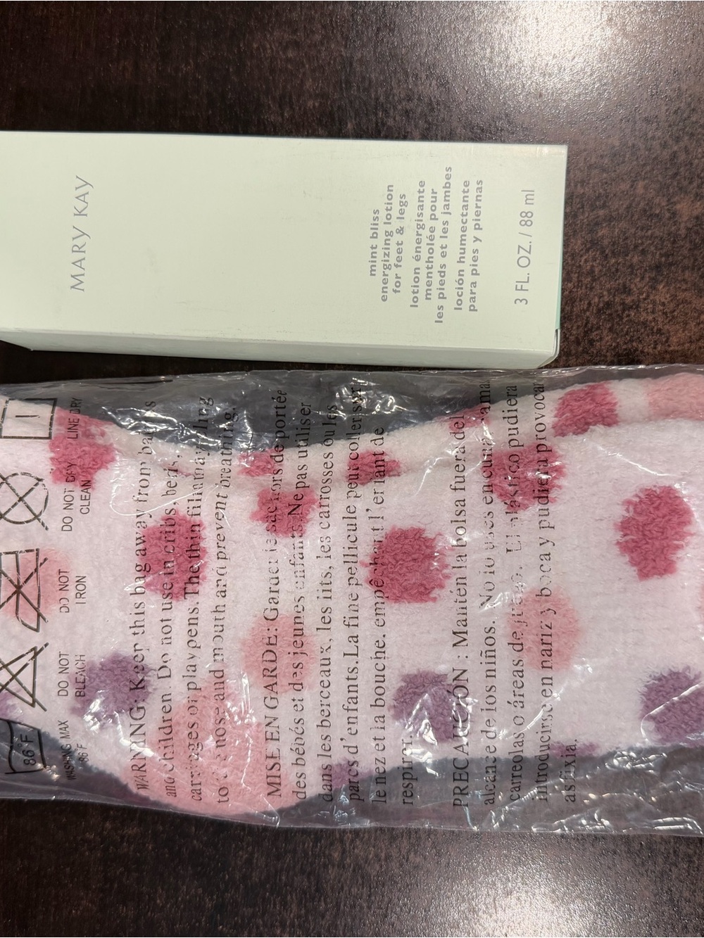 Mary Kay Mint Bliss Lotion with Pink Polka Dot Sock Accessory